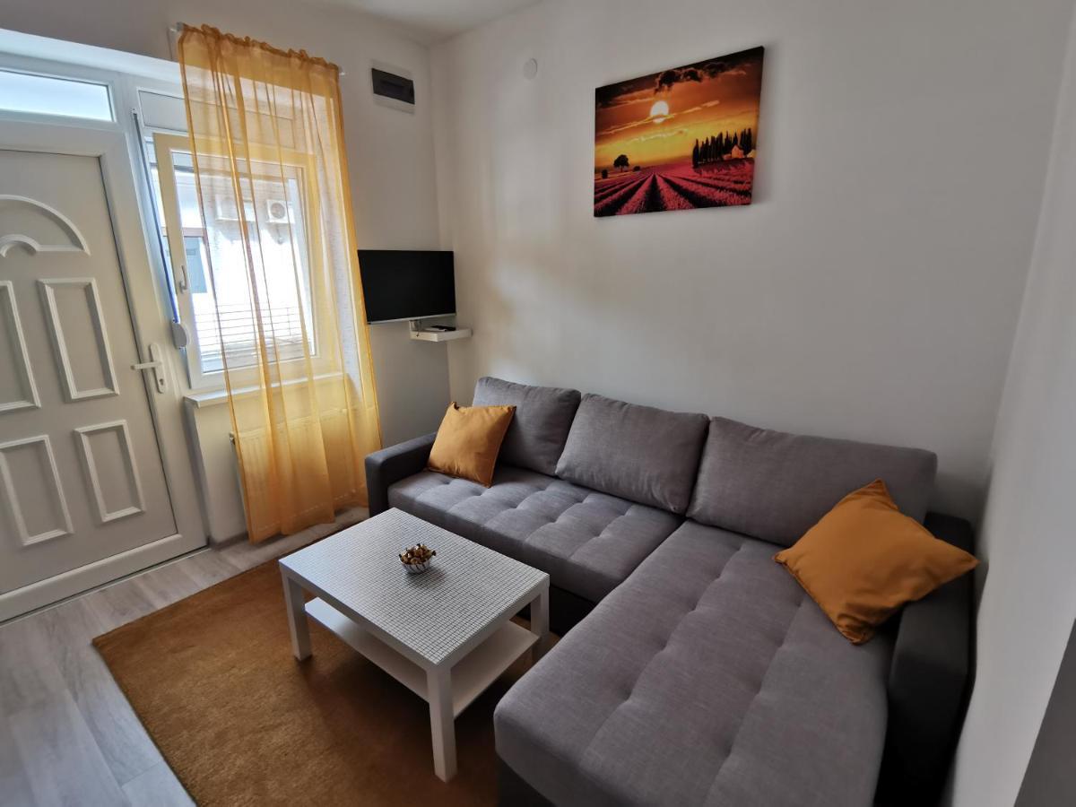 Ris Central Apartments Novi Sad Exteriör bild